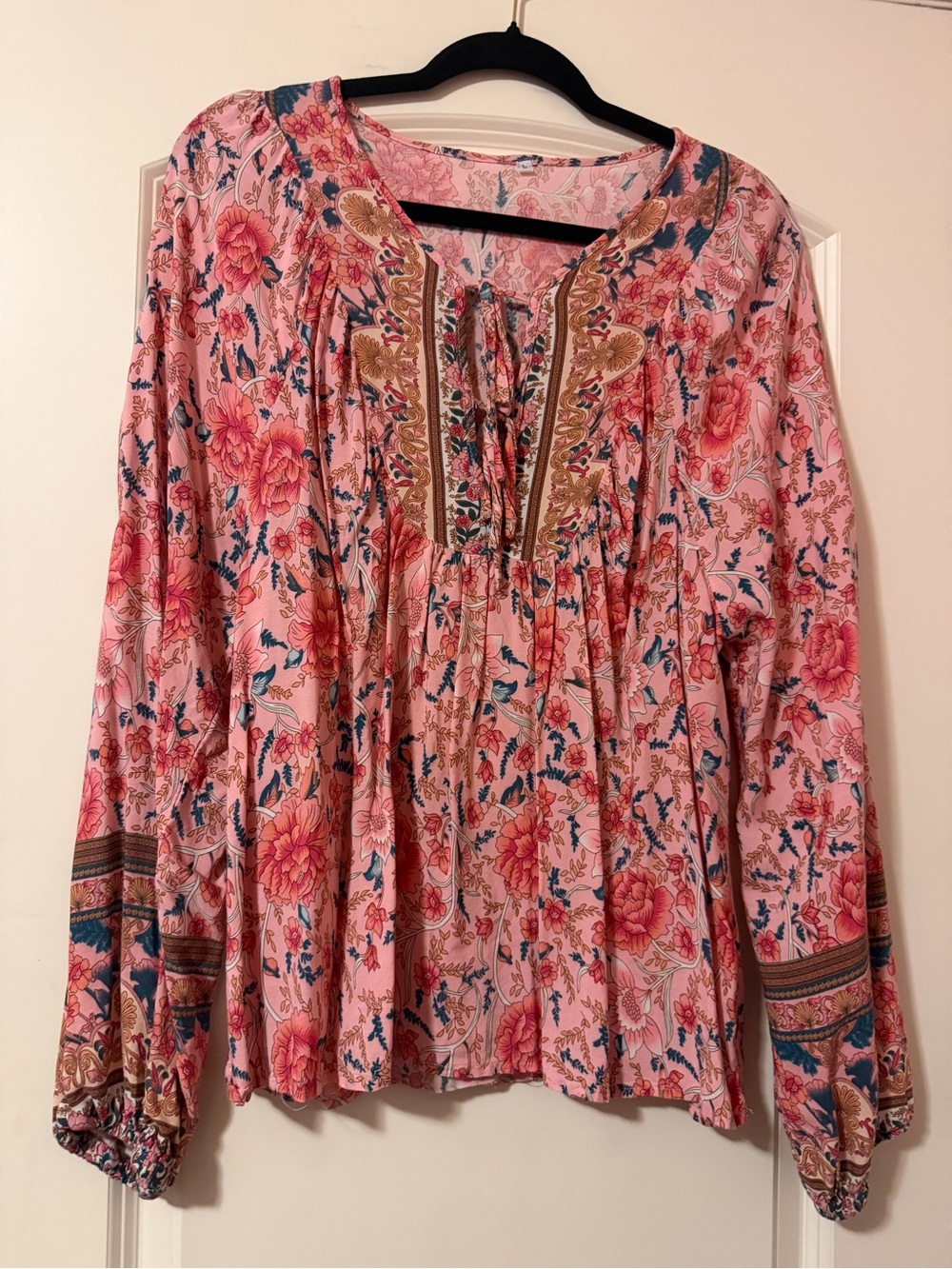 Boutique brand  size L Women’s Pink Floral Boho Peasant Top